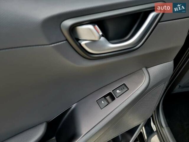 Хендай Ioniq 2018 у Вінниці на Automoto.ua Чорний Хендай Ioniq, об'ємом двигуна 0 л та пробігом 100 тис. км за 13999 $, фото 58 на Automoto.ua