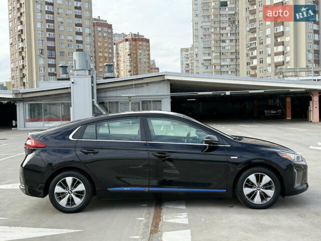 Черный Хендай Ioniq, объемом двигателя 1.6 л и пробегом 77 тыс. км за 15750 $, фото 21 на Automoto.ua