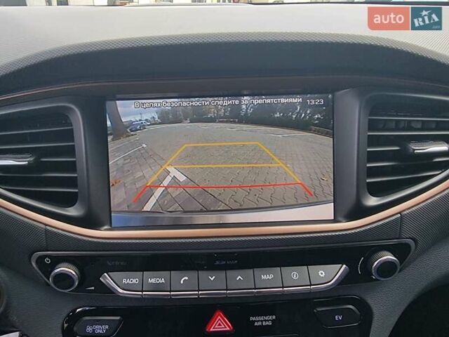 Хендай Ioniq 2018 у Вінниці на Automoto.ua Чорний Хендай Ioniq, об'ємом двигуна 0 л та пробігом 100 тис. км за 13999 $, фото 51 на Automoto.ua