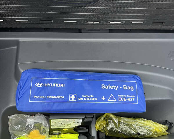 Чорний Хендай Ioniq, об'ємом двигуна 0 л та пробігом 91 тис. км за 14000 $, фото 25 на Automoto.ua