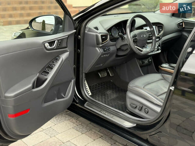 Черный Хендай Ioniq, объемом двигателя 0 л и пробегом 100 тыс. км за 14200 $, фото 14 на Automoto.ua