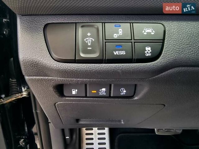 Хендай Ioniq 2018 у Вінниці на Automoto.ua Чорний Хендай Ioniq, об'ємом двигуна 0 л та пробігом 100 тис. км за 13999 $, фото 40 на Automoto.ua