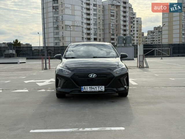 Черный Хендай Ioniq, объемом двигателя 1.6 л и пробегом 77 тыс. км за 15900 $, фото 1 на Automoto.ua