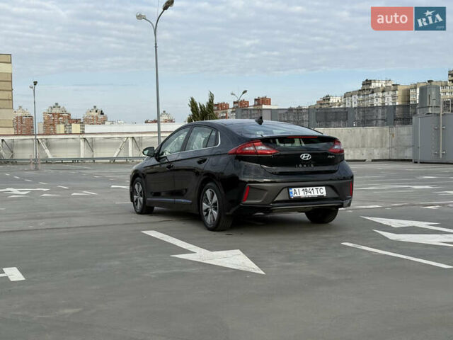 Черный Хендай Ioniq, объемом двигателя 1.6 л и пробегом 77 тыс. км за 15900 $, фото 8 на Automoto.ua