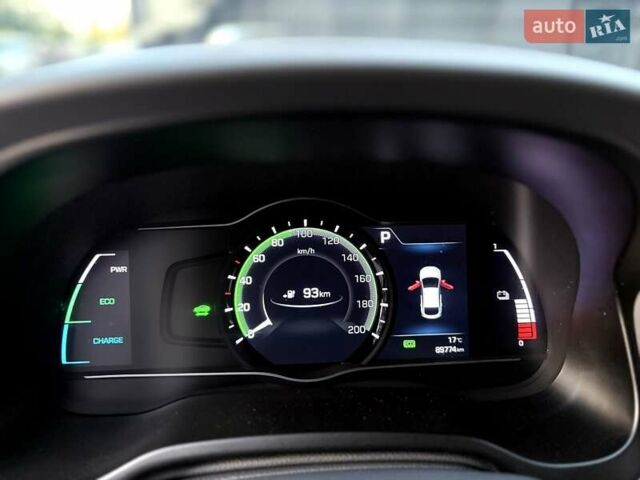 Черный Хендай Ioniq, объемом двигателя 0 л и пробегом 91 тыс. км за 12800 $, фото 44 на Automoto.ua