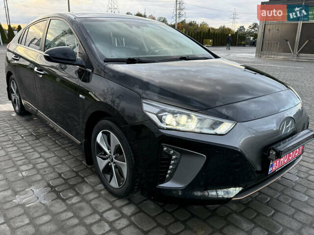 Черный Хендай Ioniq, объемом двигателя 0 л и пробегом 145 тыс. км за 12499 $, фото 3 на Automoto.ua