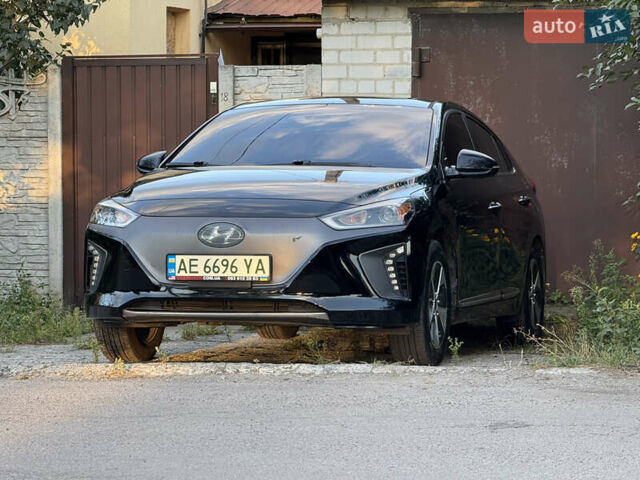 Черный Хендай Ioniq, объемом двигателя 0 л и пробегом 129 тыс. км за 13200 $, фото 28 на Automoto.ua