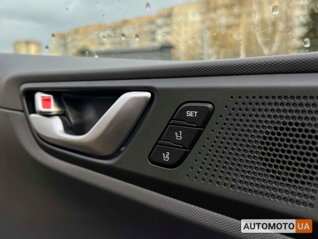 Черный Хендай Ioniq, объемом двигателя 28 л и пробегом 97 тыс. км за 13800 $, фото 14 на Automoto.ua
