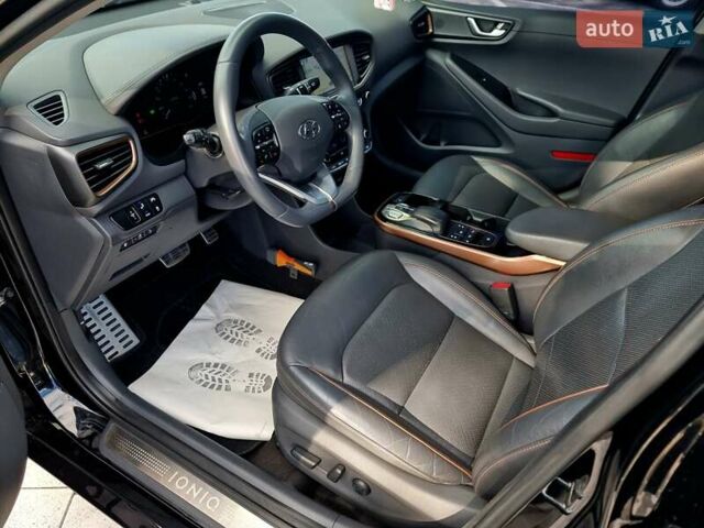 Хендай Ioniq 2018 у Вінниці на Automoto.ua Чорний Хендай Ioniq, об'ємом двигуна 0 л та пробігом 100 тис. км за 13999 $, фото 61 на Automoto.ua