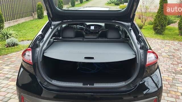 Черный Хендай Ioniq, объемом двигателя 0 л и пробегом 96 тыс. км за 13750 $, фото 13 на Automoto.ua