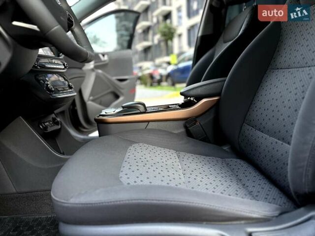 Черный Хендай Ioniq, объемом двигателя 0 л и пробегом 91 тыс. км за 12800 $, фото 51 на Automoto.ua