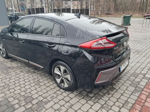 Чорний Хендай Ioniq, об'ємом двигуна 0 л та пробігом 113 тис. км за 10900 $, фото 6 на Automoto.ua