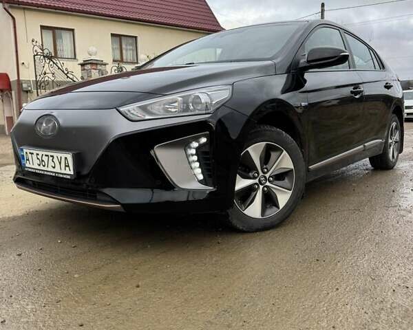 Черный Хендай Ioniq, объемом двигателя 0 л и пробегом 93 тыс. км за 12200 $, фото 2 на Automoto.ua