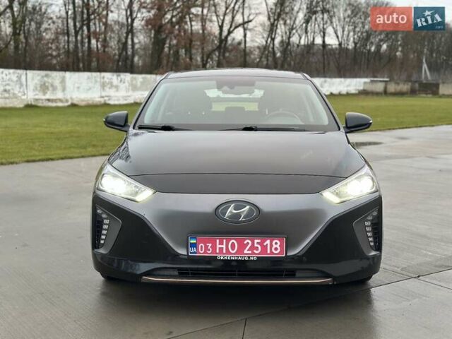 Черный Хендай Ioniq, объемом двигателя 0 л и пробегом 137 тыс. км за 12499 $, фото 1 на Automoto.ua