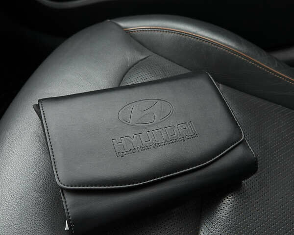 Черный Хендай Ioniq, объемом двигателя 0 л и пробегом 134 тыс. км за 13200 $, фото 61 на Automoto.ua