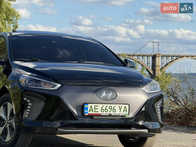 Черный Хендай Ioniq, объемом двигателя 0 л и пробегом 129 тыс. км за 13200 $, фото 21 на Automoto.ua