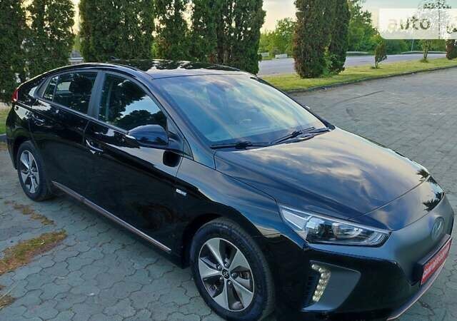 Черный Хендай Ioniq, объемом двигателя 0 л и пробегом 120 тыс. км за 13350 $, фото 23 на Automoto.ua