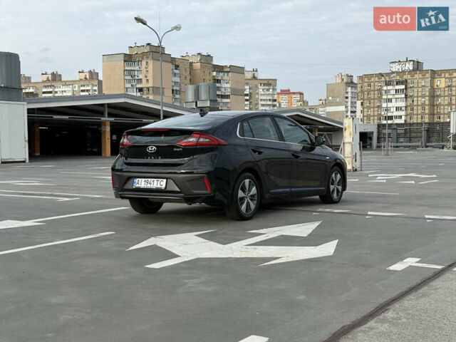 Черный Хендай Ioniq, объемом двигателя 1.6 л и пробегом 77 тыс. км за 15900 $, фото 9 на Automoto.ua