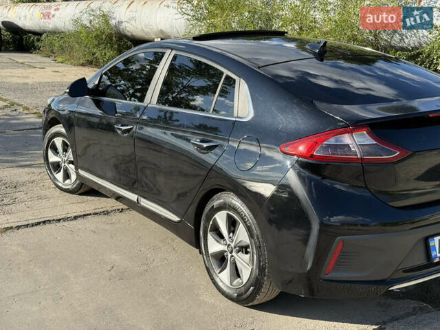 Черный Хендай Ioniq, объемом двигателя 0 л и пробегом 129 тыс. км за 13200 $, фото 16 на Automoto.ua