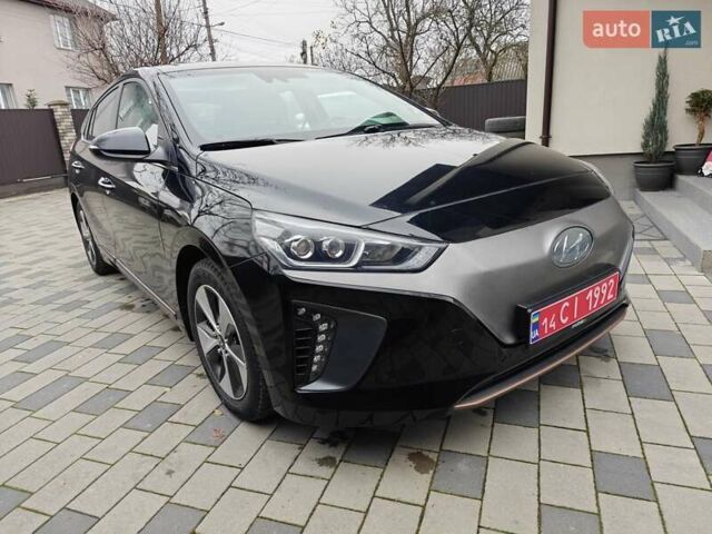 Черный Хендай Ioniq, объемом двигателя 0 л и пробегом 141 тыс. км за 11999 $, фото 1 на Automoto.ua