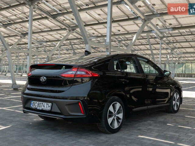 Чорний Хендай Ioniq, об'ємом двигуна 1.58 л та пробігом 53 тис. км за 15850 $, фото 3 на Automoto.ua