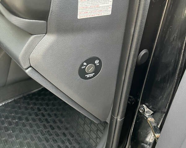 Чорний Хендай Ioniq, об'ємом двигуна 0 л та пробігом 91 тис. км за 14000 $, фото 19 на Automoto.ua