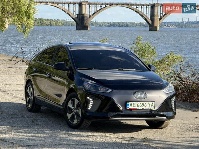 Черный Хендай Ioniq, объемом двигателя 0 л и пробегом 129 тыс. км за 13200 $, фото 5 на Automoto.ua
