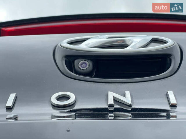 Черный Хендай Ioniq, объемом двигателя 0 л и пробегом 45 тыс. км за 16500 $, фото 10 на Automoto.ua