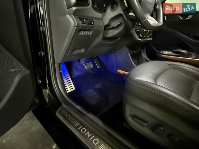 Чорний Хендай Ioniq, об'ємом двигуна 0 л та пробігом 108 тис. км за 14401 $, фото 17 на Automoto.ua