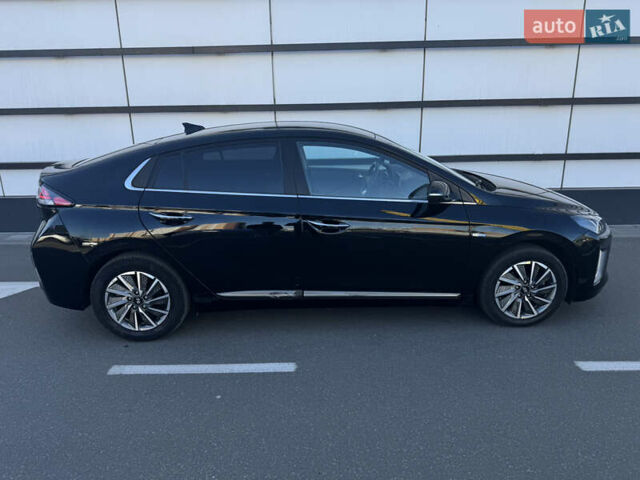 Чорний Хендай Ioniq, об'ємом двигуна 0 л та пробігом 102 тис. км за 14900 $, фото 9 на Automoto.ua