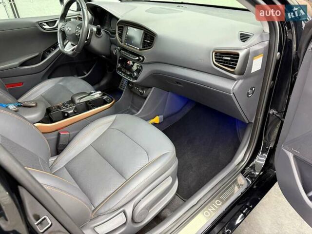 Чорний Хендай Ioniq, об'ємом двигуна 0 л та пробігом 108 тис. км за 14401 $, фото 26 на Automoto.ua