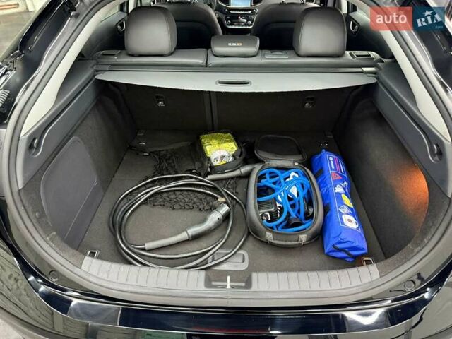 Чорний Хендай Ioniq, об'ємом двигуна 0 л та пробігом 108 тис. км за 14401 $, фото 35 на Automoto.ua