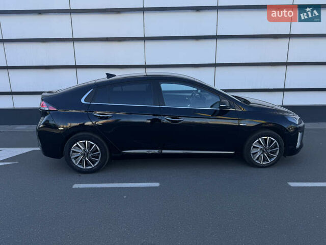 Чорний Хендай Ioniq, об'ємом двигуна 0 л та пробігом 102 тис. км за 14900 $, фото 4 на Automoto.ua
