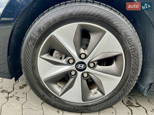 Чорний Хендай Ioniq, об'ємом двигуна 0 л та пробігом 90 тис. км за 14150 $, фото 62 на Automoto.ua