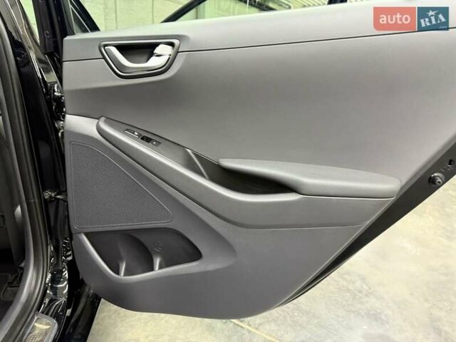 Чорний Хендай Ioniq, об'ємом двигуна 0 л та пробігом 108 тис. км за 14401 $, фото 28 на Automoto.ua