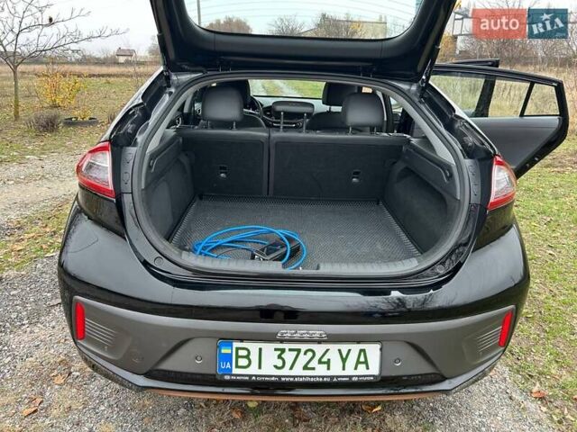 Чорний Хендай Ioniq, об'ємом двигуна 0 л та пробігом 65 тис. км за 15500 $, фото 9 на Automoto.ua