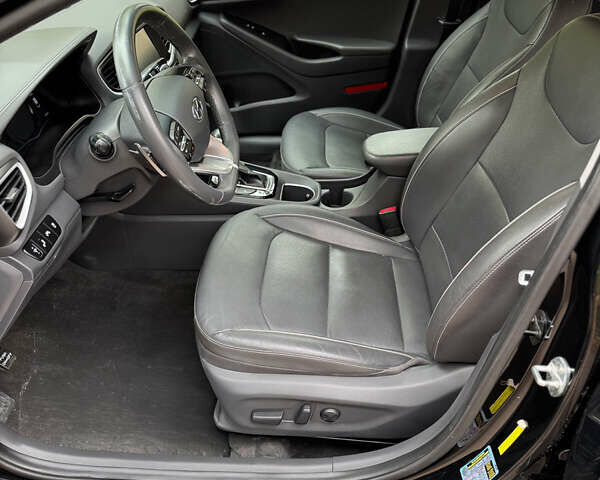 Чорний Хендай Ioniq, об'ємом двигуна 1.6 л та пробігом 205 тис. км за 12500 $, фото 6 на Automoto.ua