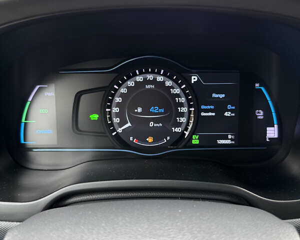 Чорний Хендай Ioniq, об'ємом двигуна 1.6 л та пробігом 205 тис. км за 12500 $, фото 13 на Automoto.ua