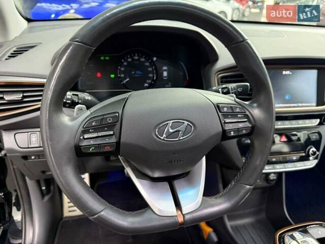 Чорний Хендай Ioniq, об'ємом двигуна 0 л та пробігом 108 тис. км за 14401 $, фото 20 на Automoto.ua