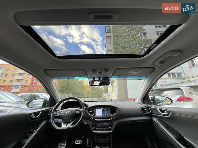 Чорний Хендай Ioniq, об'ємом двигуна 0 л та пробігом 90 тис. км за 14150 $, фото 58 на Automoto.ua