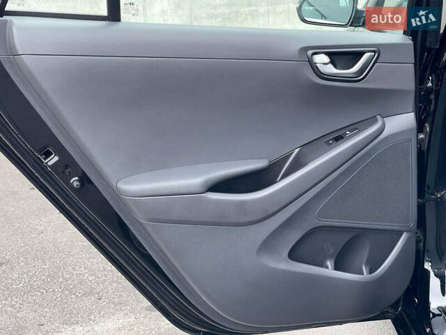 Черный Хендай Ioniq, объемом двигателя 0 л и пробегом 45 тыс. км за 16500 $, фото 15 на Automoto.ua