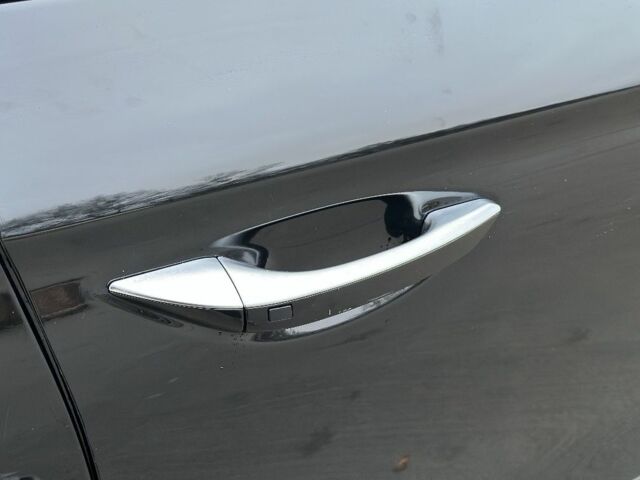 Черный Хендай Ioniq, объемом двигателя 0 л и пробегом 137 тыс. км за 12499 $, фото 10 на Automoto.ua