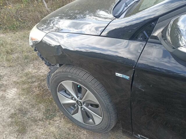 Черный Хендай Ioniq, объемом двигателя 0 л и пробегом 85 тыс. км за 7200 $, фото 4 на Automoto.ua