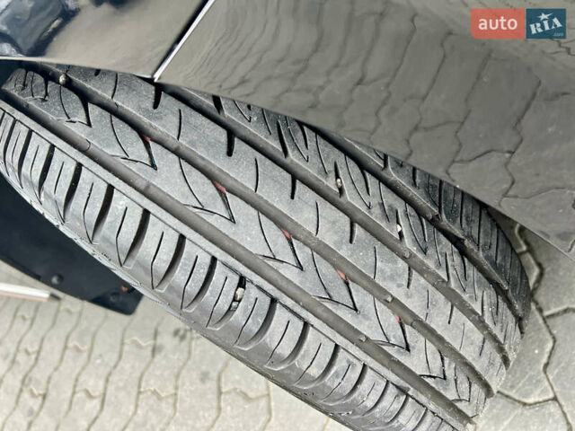 Чорний Хендай Ioniq, об'ємом двигуна 0 л та пробігом 90 тис. км за 14150 $, фото 63 на Automoto.ua