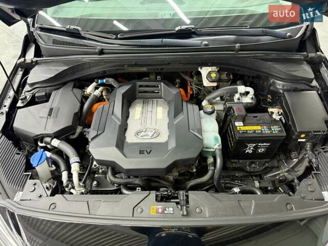 Чорний Хендай Ioniq, об'ємом двигуна 0 л та пробігом 108 тис. км за 14401 $, фото 11 на Automoto.ua