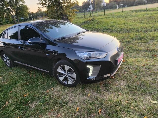 Черный Хендай Ioniq, объемом двигателя 0 л и пробегом 99 тыс. км за 12200 $, фото 17 на Automoto.ua