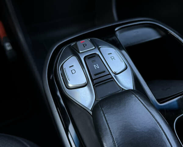 Чорний Хендай Ioniq, об'ємом двигуна 0 л та пробігом 102 тис. км за 14900 $, фото 26 на Automoto.ua