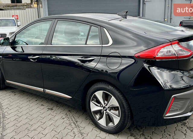 Чорний Хендай Ioniq, об'ємом двигуна 0 л та пробігом 90 тис. км за 14150 $, фото 27 на Automoto.ua