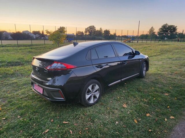 Черный Хендай Ioniq, объемом двигателя 0 л и пробегом 99 тыс. км за 12200 $, фото 7 на Automoto.ua