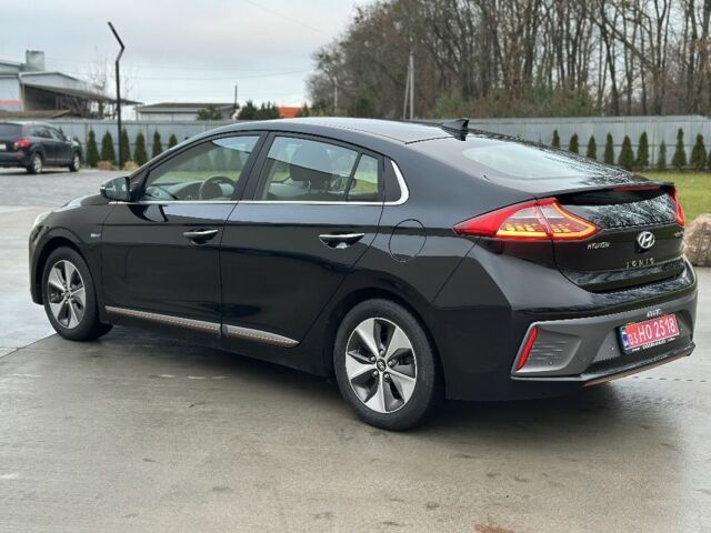 Черный Хендай Ioniq, объемом двигателя 0 л и пробегом 137 тыс. км за 12499 $, фото 5 на Automoto.ua